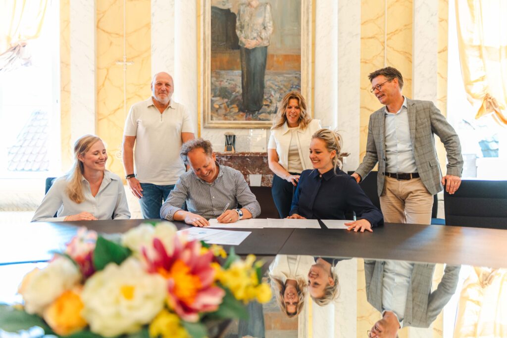 Ondertekening convenanten door Abel Reitsma